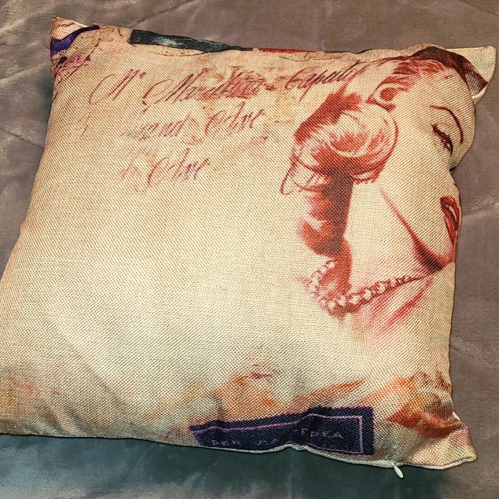 Mis Marilyn Personalized Accent pillow